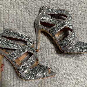Steven madden silver sequence heels